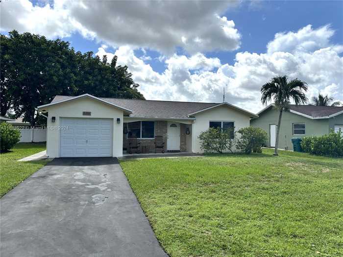 photo 1: 8200 NW 106th Ave, Tamarac FL 33321