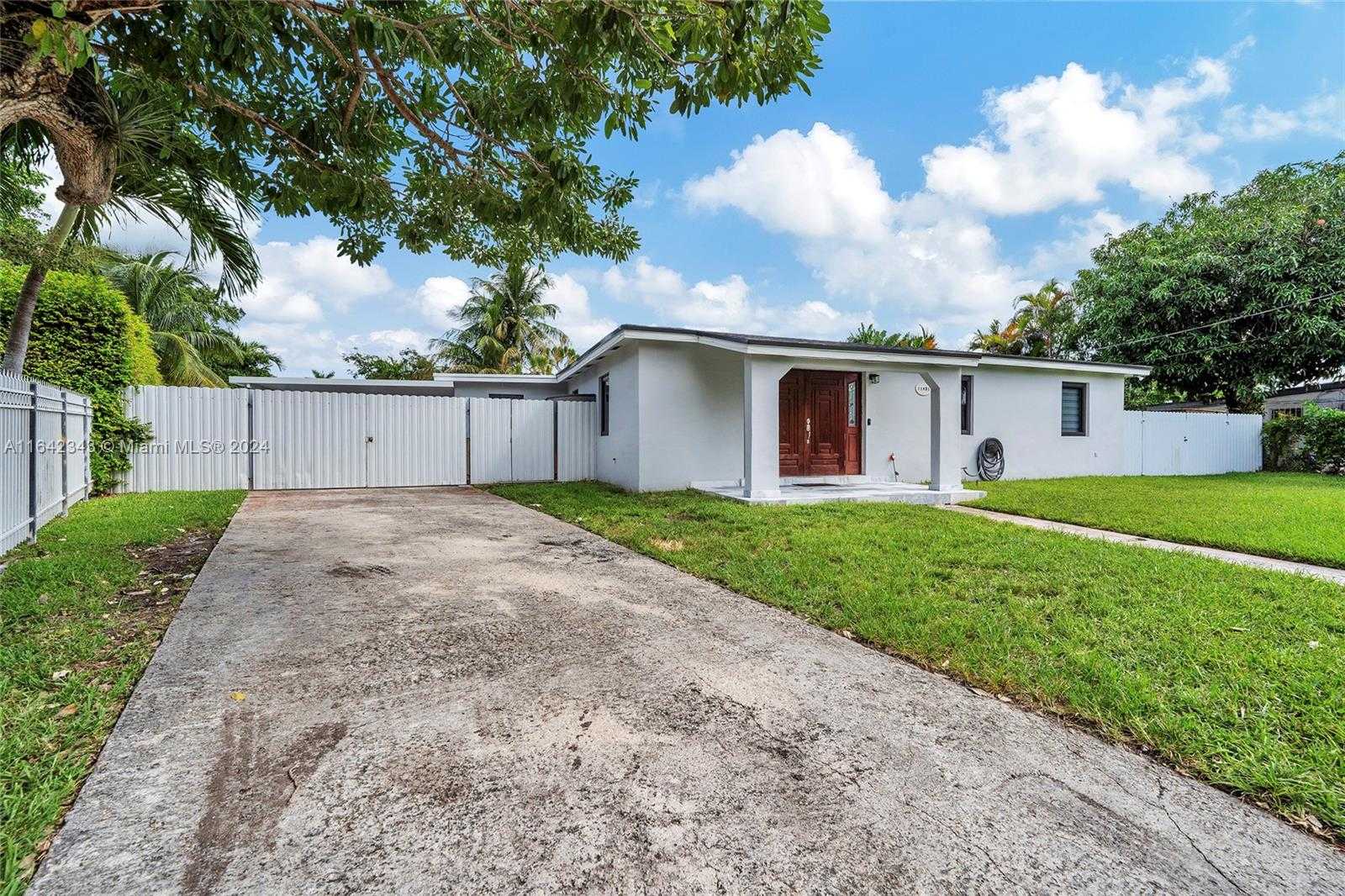 photo 2: 11431 SW 48th St, Miami FL 33165