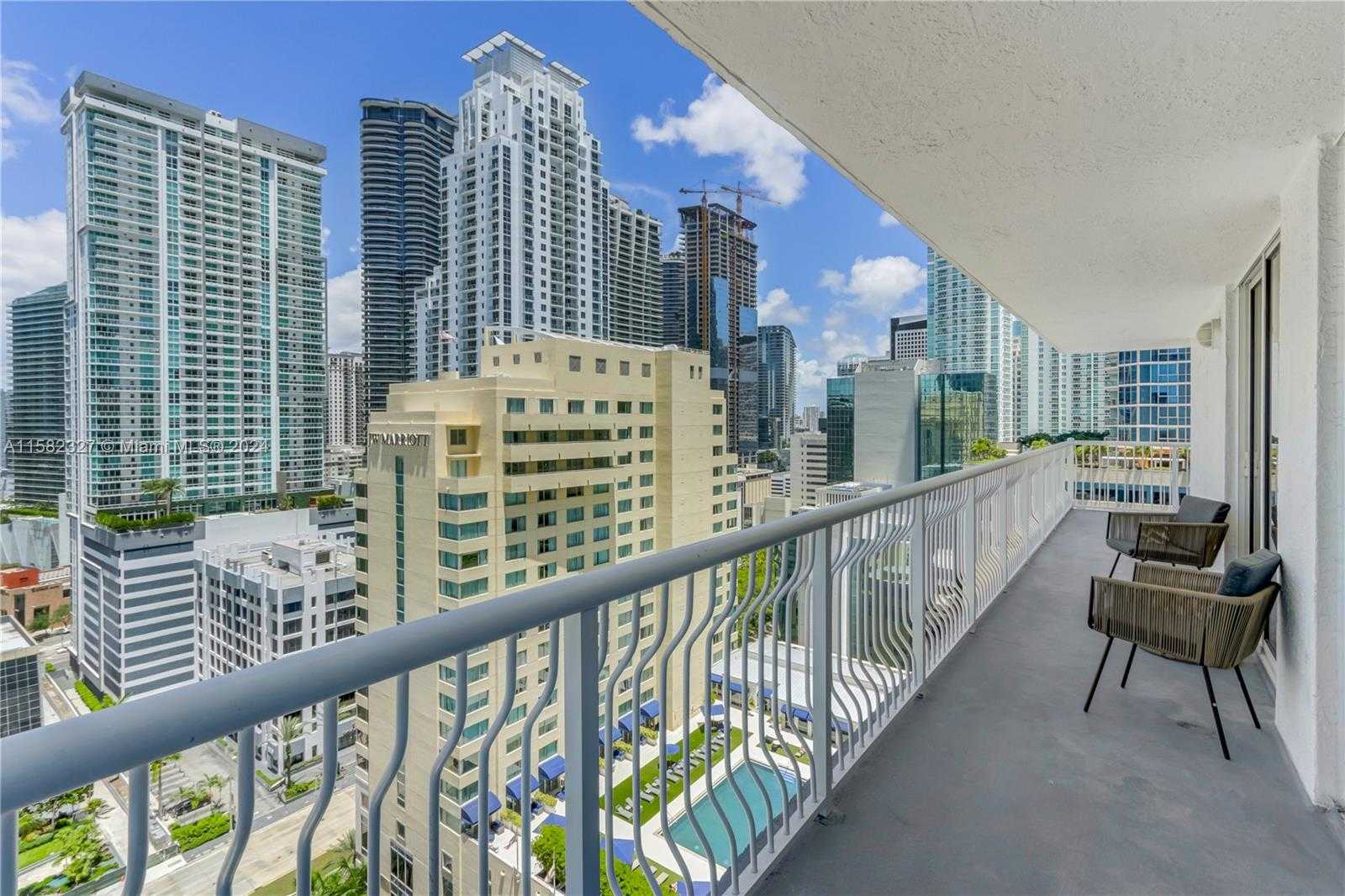 photo 2: 1200 Brickell Bay Dr Unit 2424, Miami FL 33131