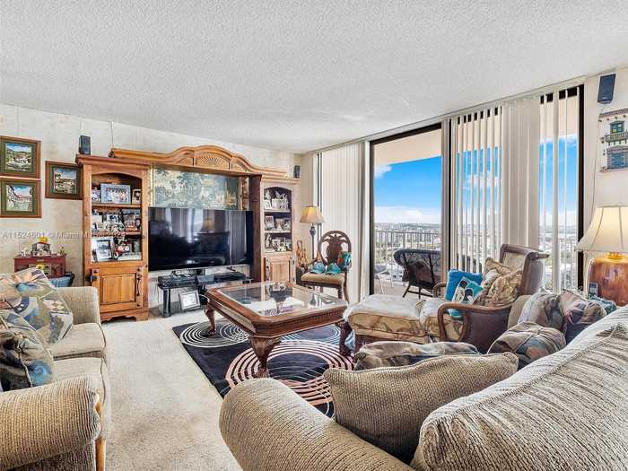 photo 1: 290 174th St Unit 1809, Sunny Isles Beach FL 33160