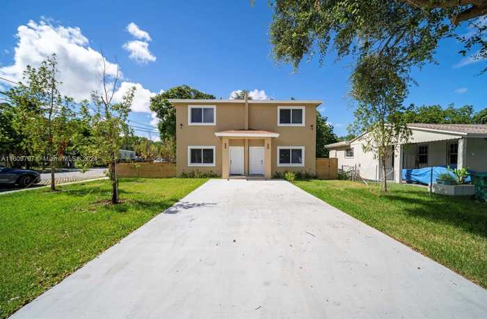 photo 1: 1391 NW 38th St, Miami FL 33142