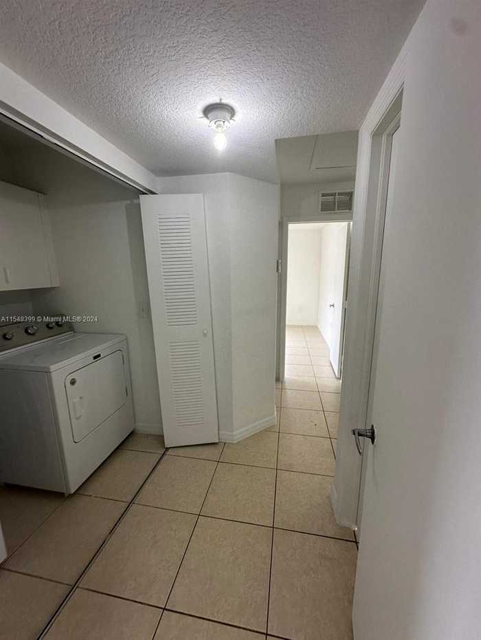 photo 24: 430 NW 20th St, Miami FL 33127