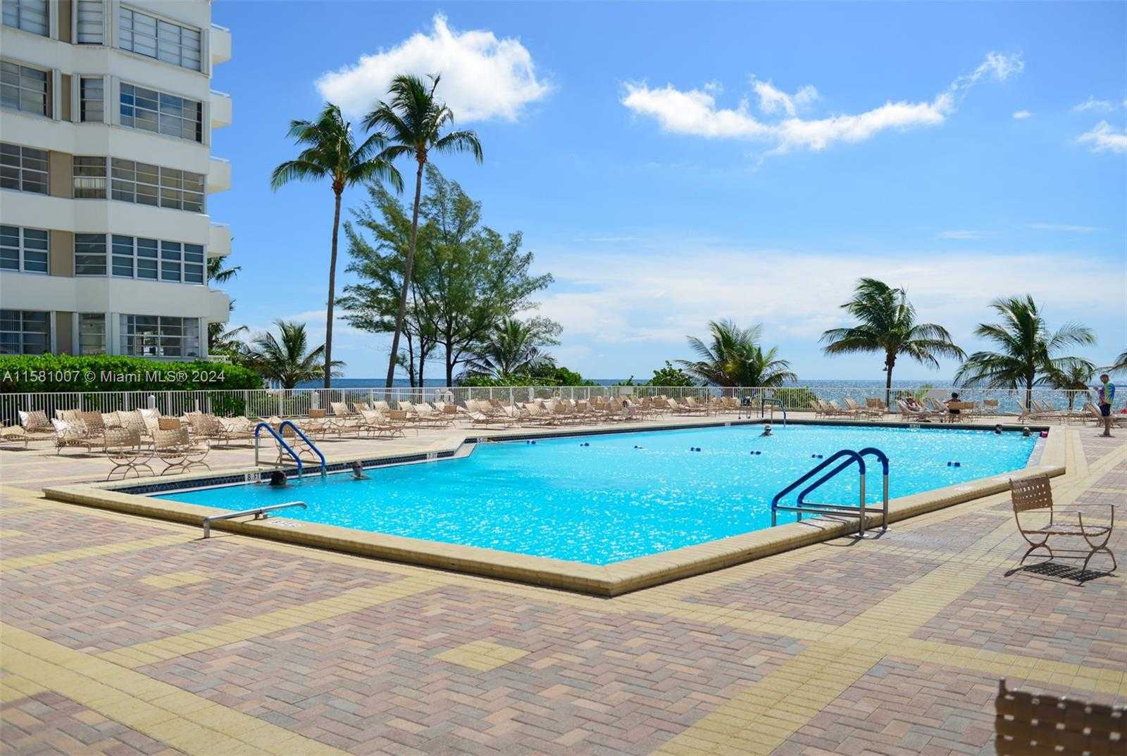 photo 3: 1950 S Ocean Dr Unit 21G, Hallandale Beach FL 33009