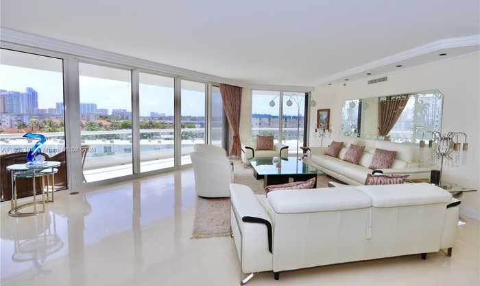 photo 2: 2600 Island Blvd Unit 502, Aventura FL 33160