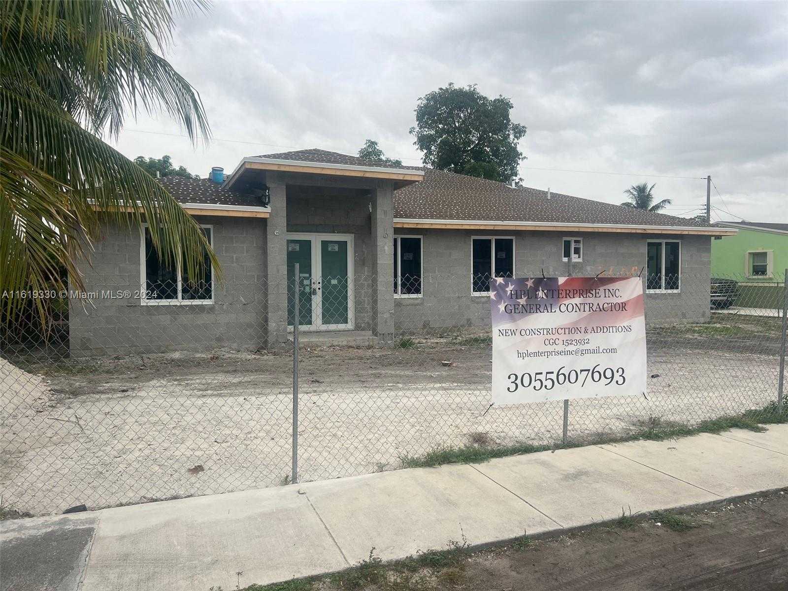 photo 2: 3600 NW 171st Ter, Miami Gardens FL 33056