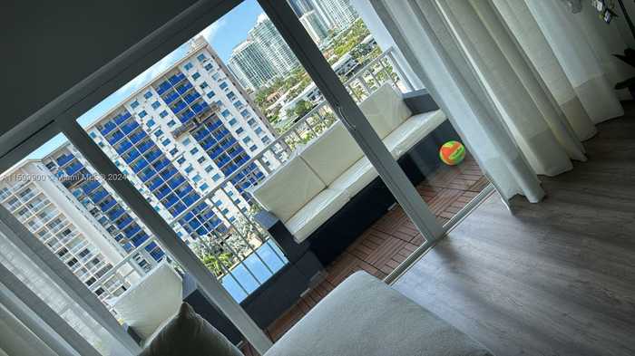 photo 32: 500 Bayview Dr Unit 1021, Sunny Isles Beach FL 33160