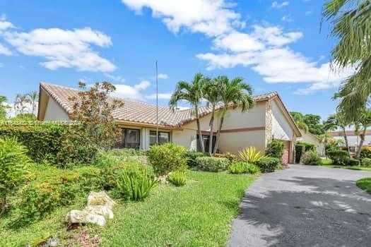 photo 1: 7308 Corkwood Ter, Tamarac FL 33321