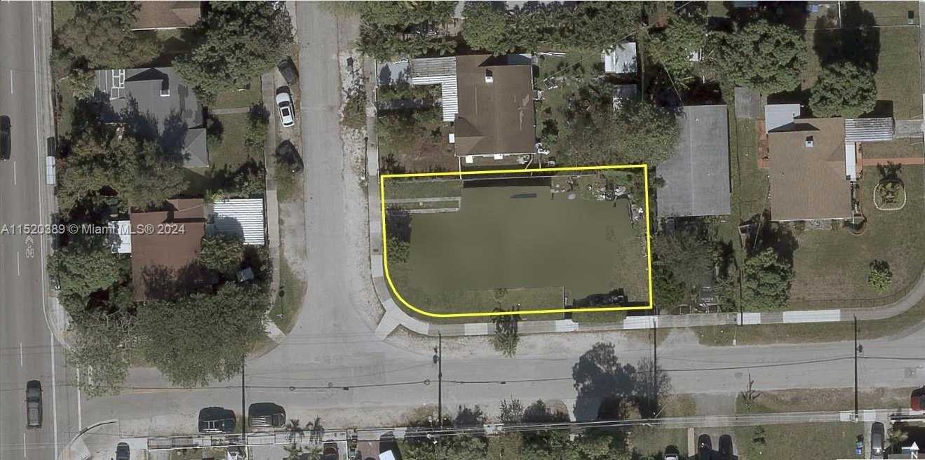 photo 1: 4101 NW 11th Pl, Miami FL 33127