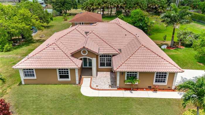 photo 2: 12851 Luray Rd, Southwest Ranches FL 33330