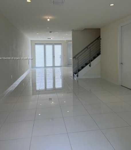 photo 2: Unit 6307, Doral FL 33178