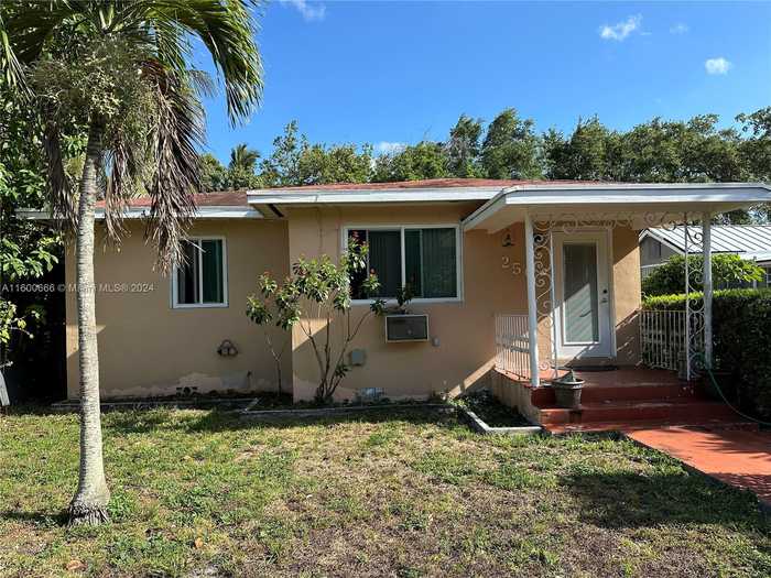 photo 2: 250 NW 98th St, Miami FL 33150