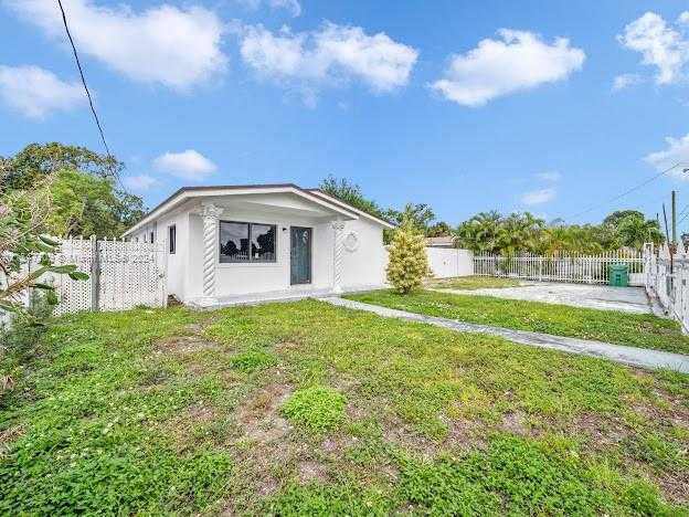 photo 1: 3051 NW 102nd St, Miami FL 33147