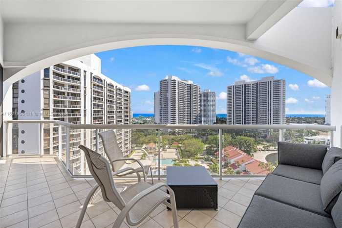 photo 2: 3610 Yacht Club Dr Unit 1504, Aventura FL 33180