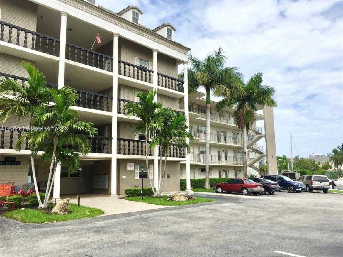 photo 3: 440 Paradise Isle Blvd Unit 406, Hallandale Beach FL 33009