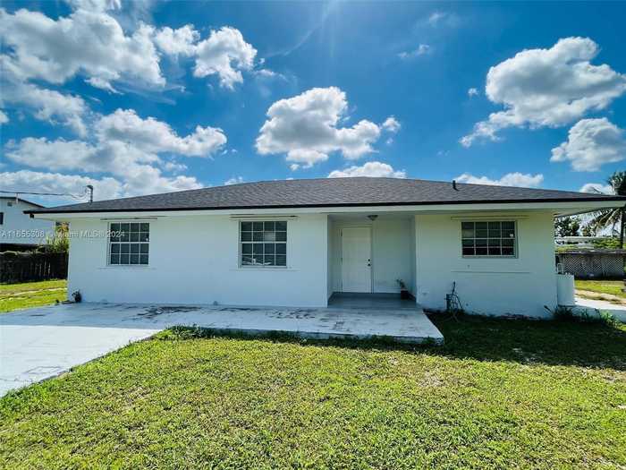 photo 1: 39001 SW 209th Ave, Homestead FL 33034