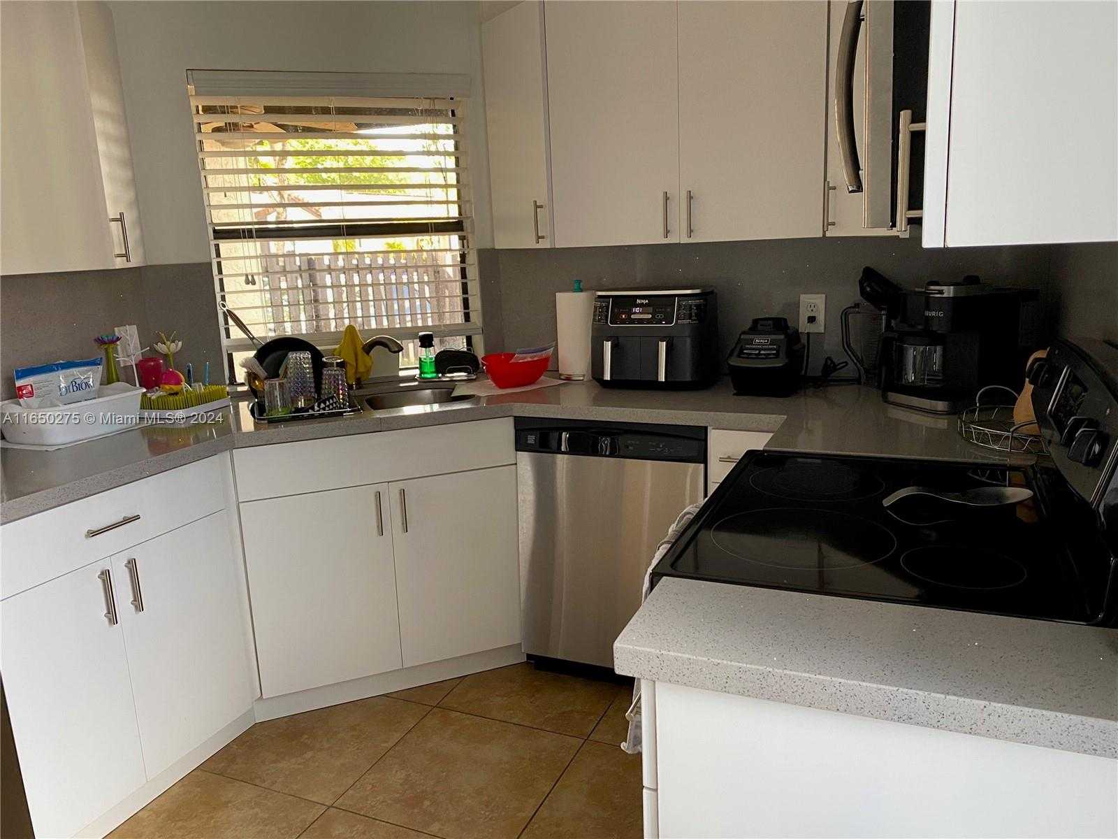 photo 2: 14985 SW 48th Ter Unit 26H, Miami FL 33185