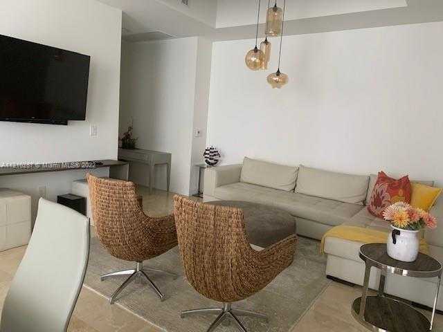 photo 3: 15811 Collins Ave Unit 3305, Sunny Isles Beach FL 33160