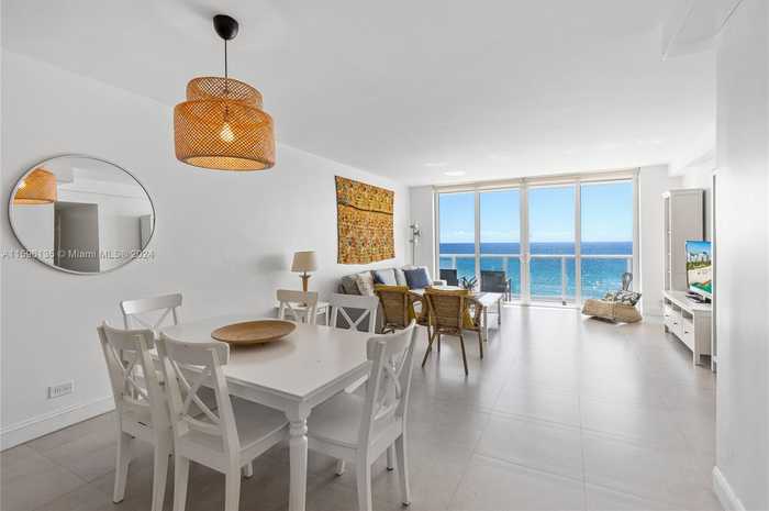 photo 1: 5601 Collins Ave Unit 812, Miami Beach FL 33140