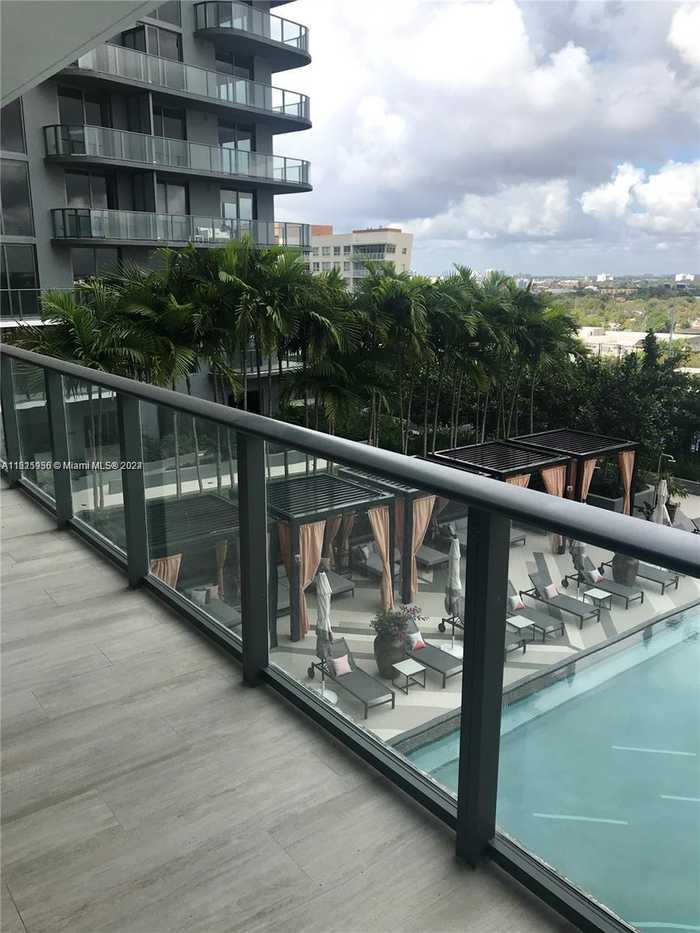 photo 1: 121 NE 34th St Unit 910, Miami FL 33137