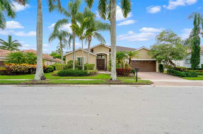 photo 2: 2575 Jardin Dr, Weston FL 33327