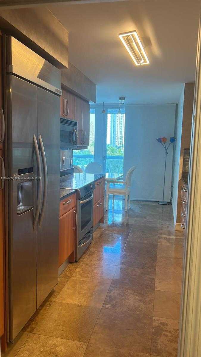 photo 3: 16500 Collins Ave Unit 652, Sunny Isles Beach FL 33160