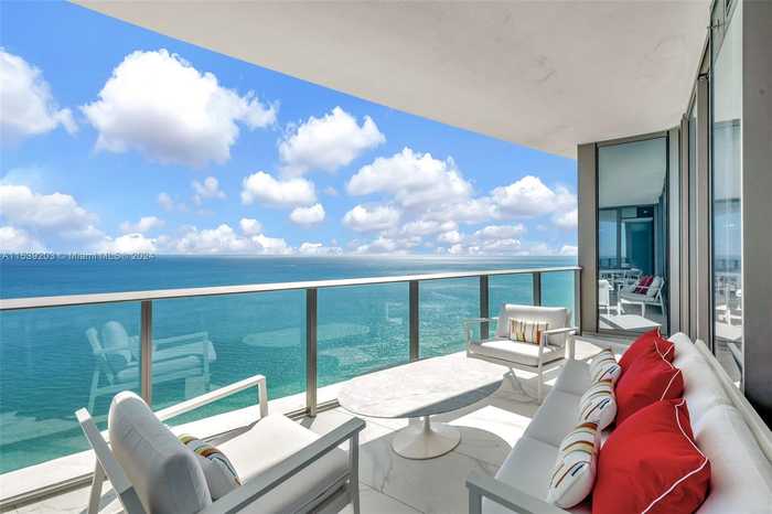 photo 2: 15701 Collins Ave Unit 3604, Sunny Isles Beach FL 33160