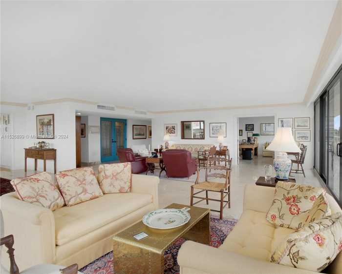 photo 1: 700 Coral Way Unit 3, Coral Gables FL 33134