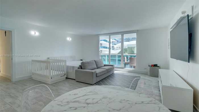 photo 1: 2301 Collins ave Unit 320, Miami Beach FL 33139