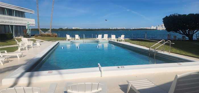 photo 2: 1155 103rd St Unit 3A, Bay Harbor Islands FL 33154