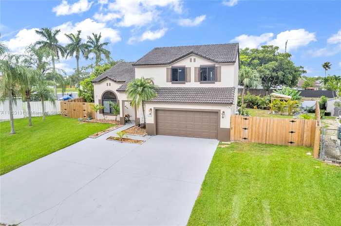 photo 1: 13732 SW 179th Ter, Miami FL 33177