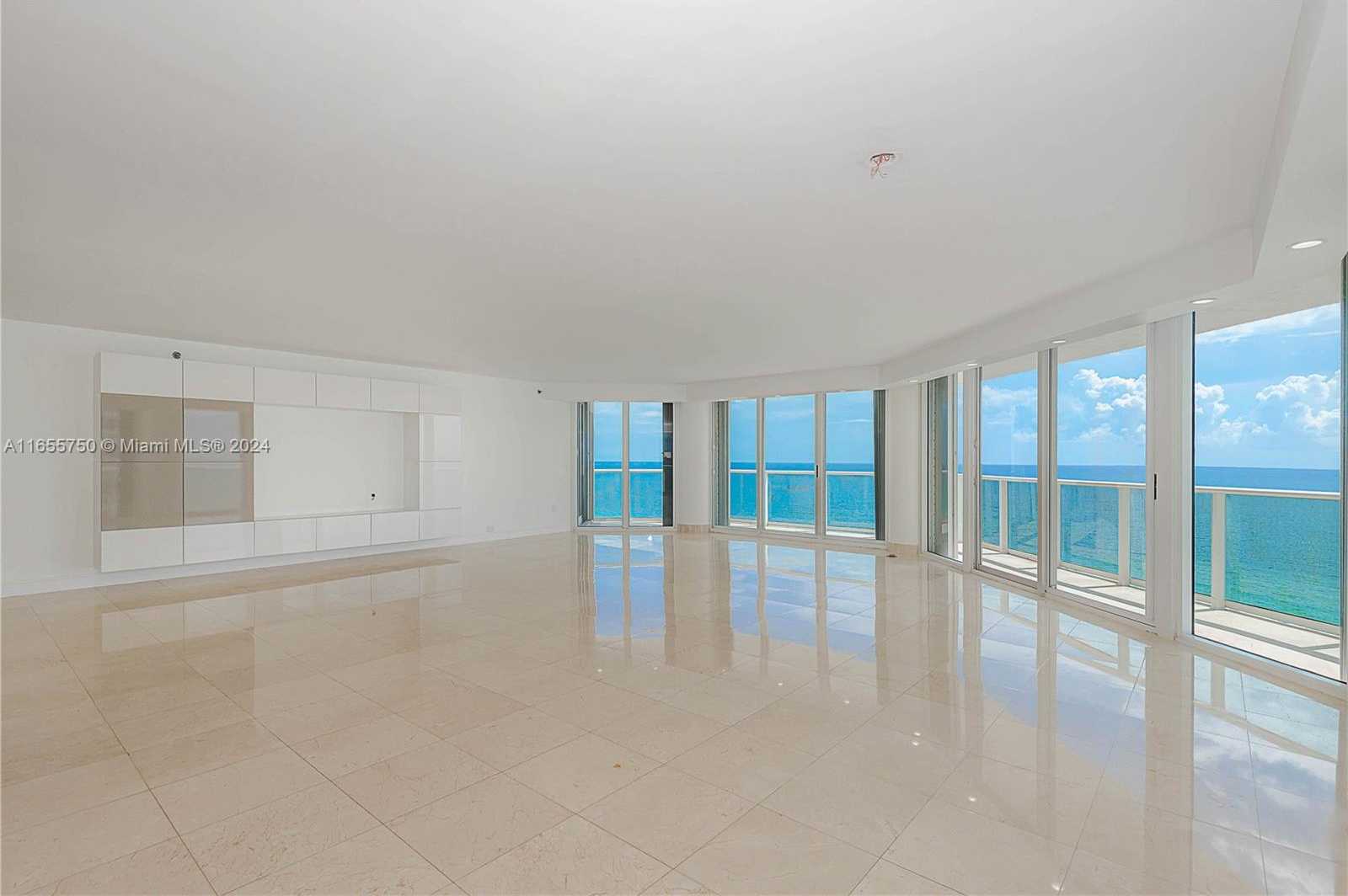 photo 3: 16445 Collins Ave Unit 1421, Sunny Isles Beach FL 33160