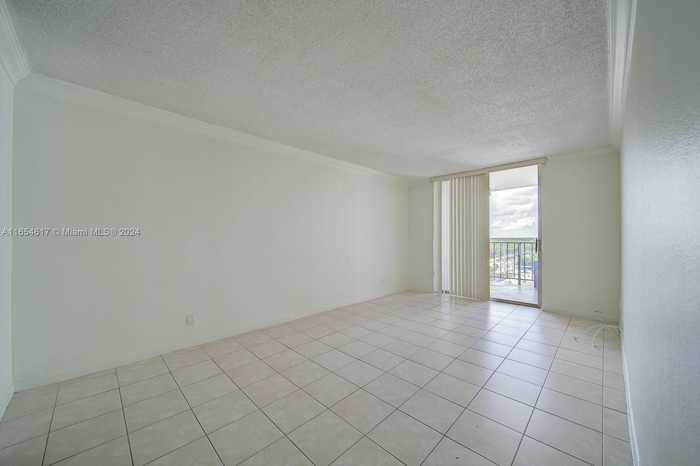 photo 1: 2903 N Miami Beach Blvd Unit 1006, North Miami Beach FL 33160