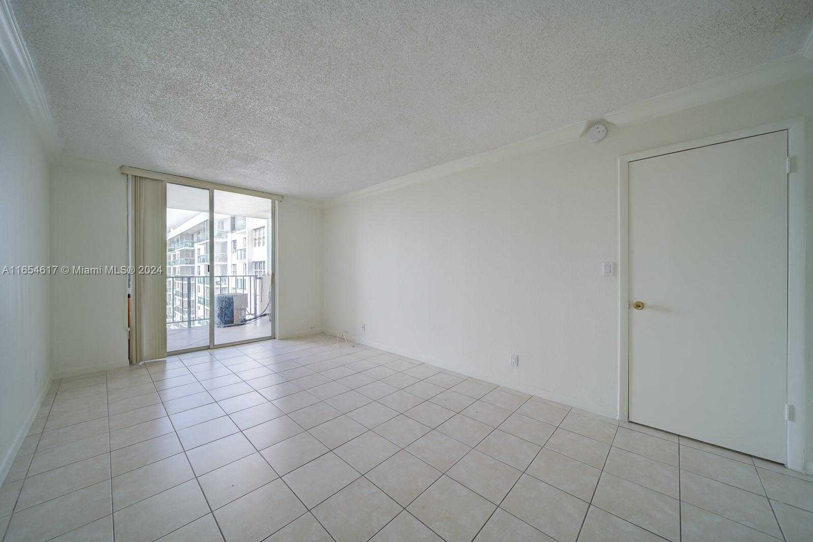 photo 3: 2903 N Miami Beach Blvd Unit 1006, North Miami Beach FL 33160