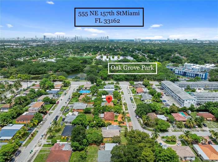 photo 33: 555 NE 157th St, Miami FL 33162