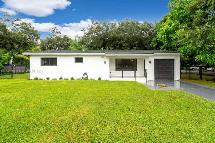 photo 1: 16428 NE 7th Ave, Miami FL 33162