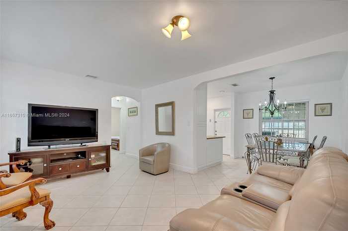 photo 1: 150 SW 51st Ct, Miami FL 33134