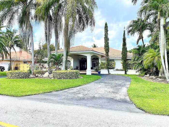 photo 1: 12421 SW 76th St, Miami FL 33183