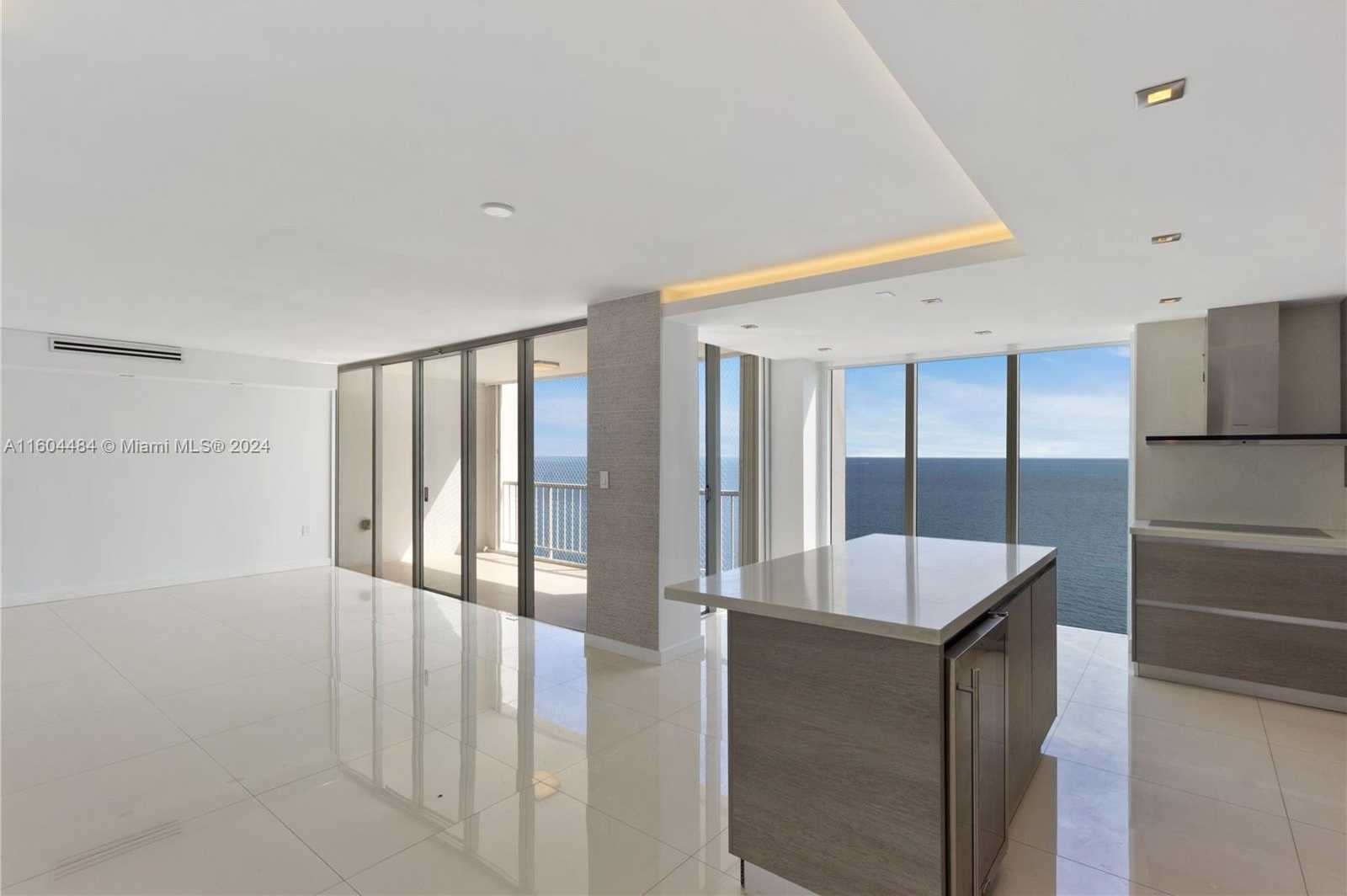 photo 2: 881 Ocean Dr Unit 18F, Key Biscayne FL 33149