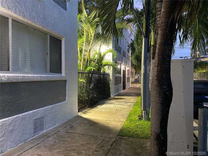 photo 11: 109 NW 6th Ave Unit 8, Miami FL 33128