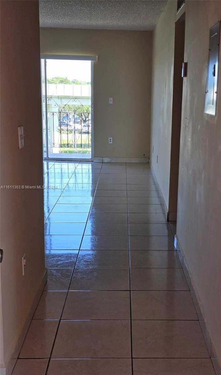 photo 2: 440 E 23rd St Unit 1303, Hialeah FL 33013