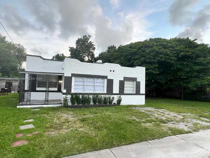 photo 1: 780 NW 42nd St, Miami FL 33127