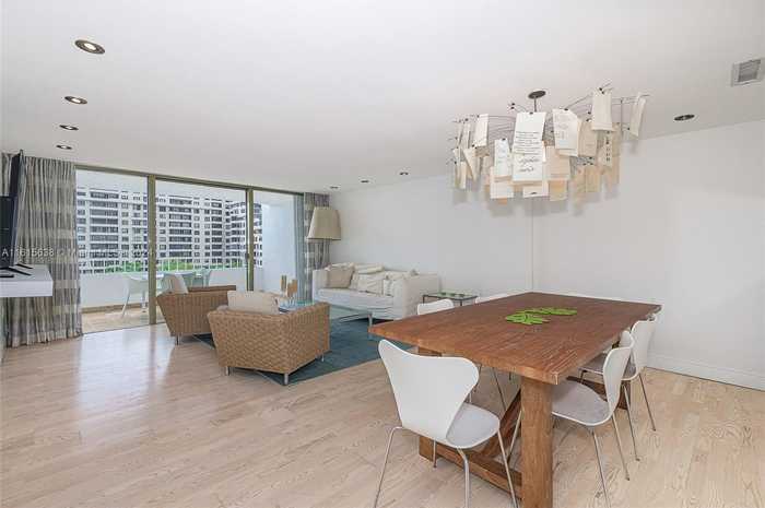 photo 1: 199 Ocean Lane Dr Unit 611, Key Biscayne FL 33149