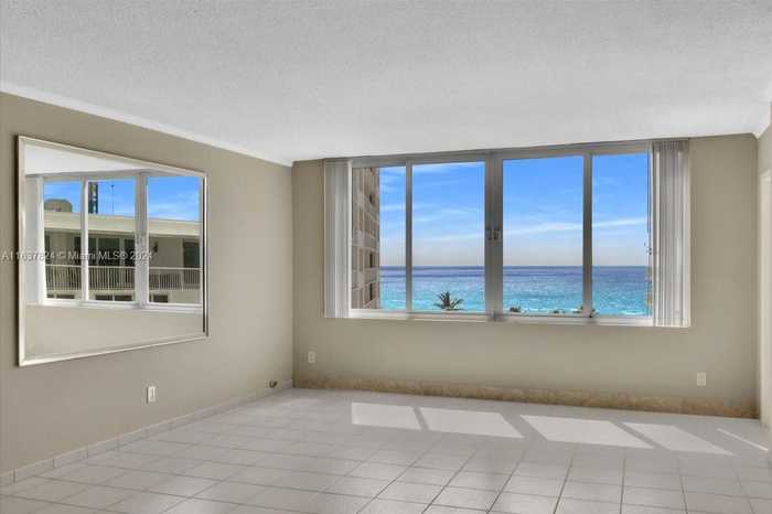 photo 1: 5401 Collins Ave Unit 428, Miami Beach FL 33140