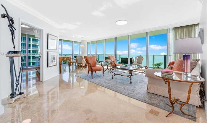 photo 2: 1455 Ocean Dr Unit 909, Miami Beach FL 33139