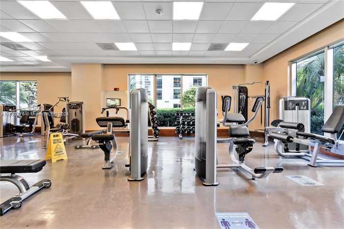 photo 16: 1060 Brickell Ave Unit 1717, Miami FL 33131