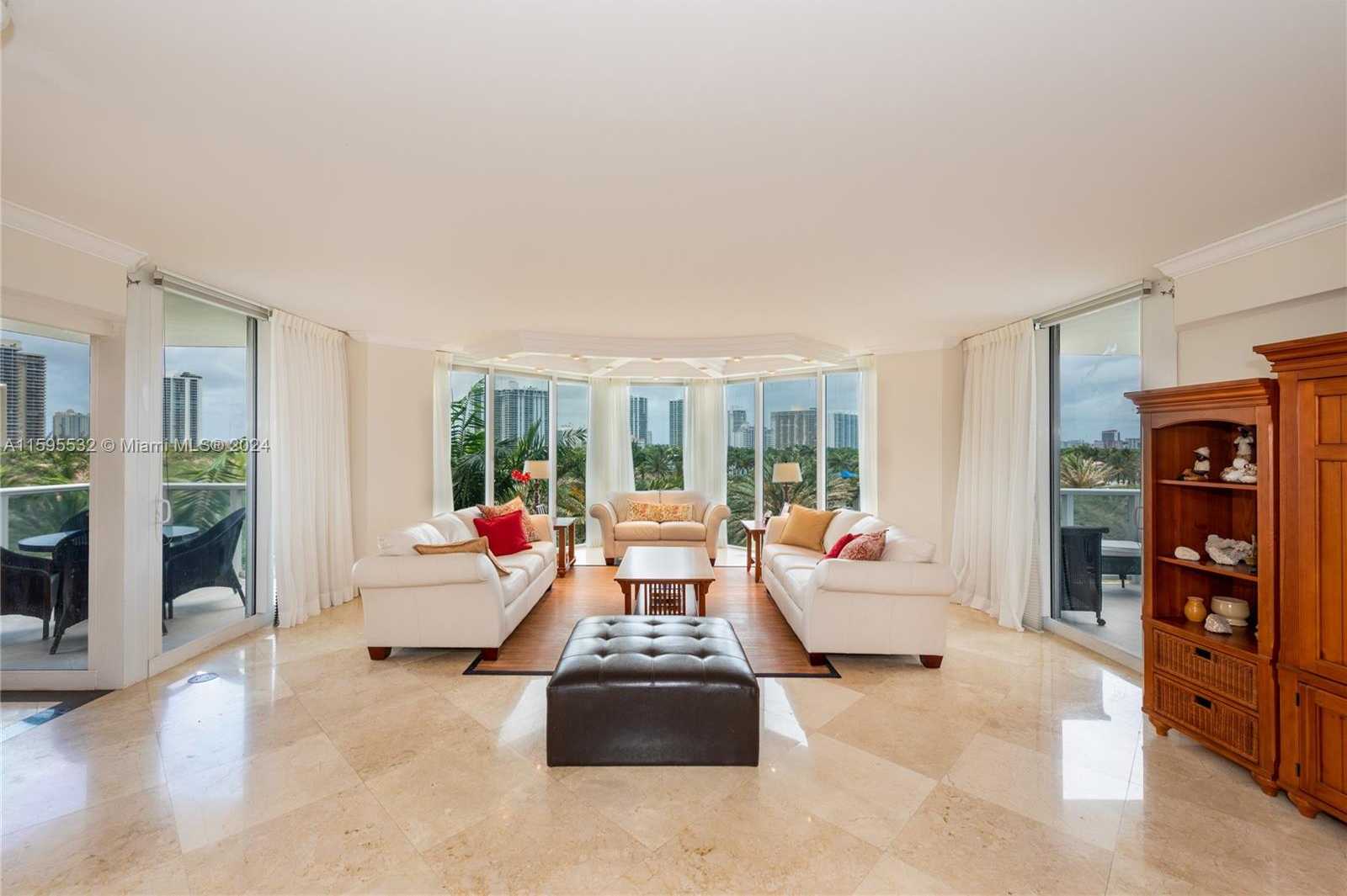 photo 1: 19333 Collins Ave Unit 604, Sunny Isles Beach FL 33160