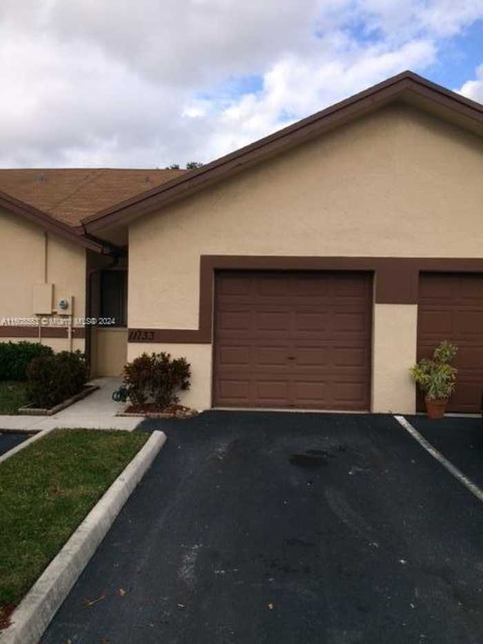 photo 1: 11133 NW 38th Pl Unit 11133, Sunrise FL 33351