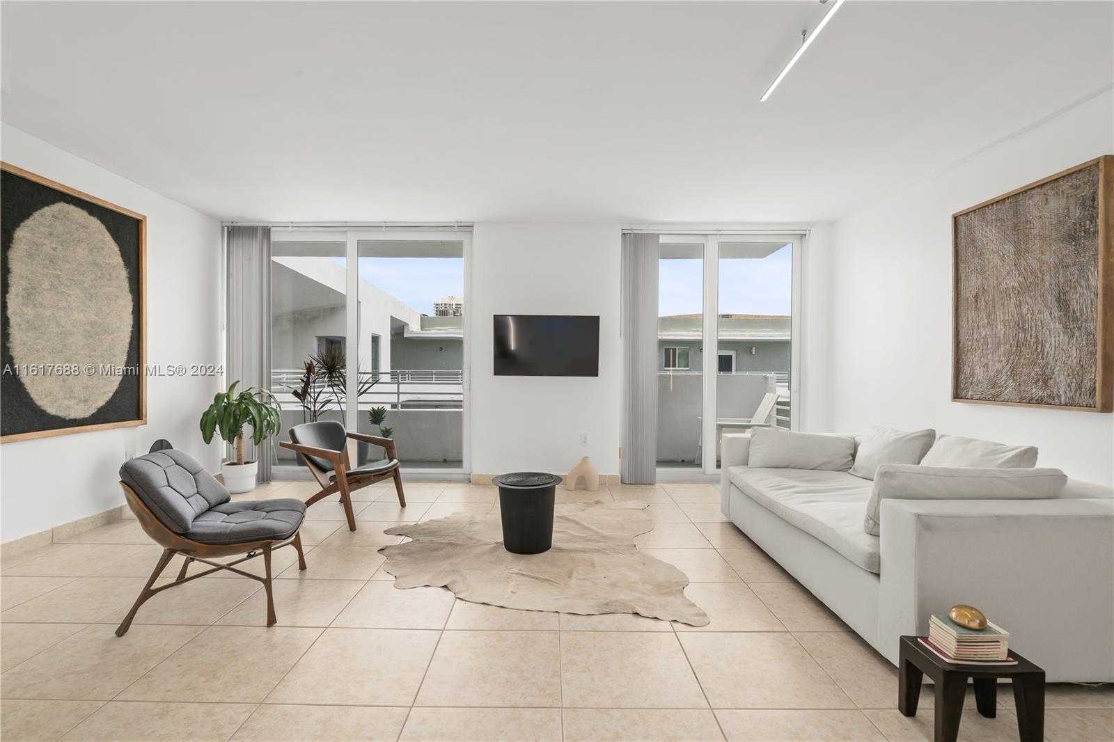 photo 2: 7800 Collins Ave Unit 502, Miami Beach FL 33141