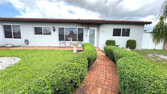 photo 27: 521 W 36th Pl, Hialeah FL 33012