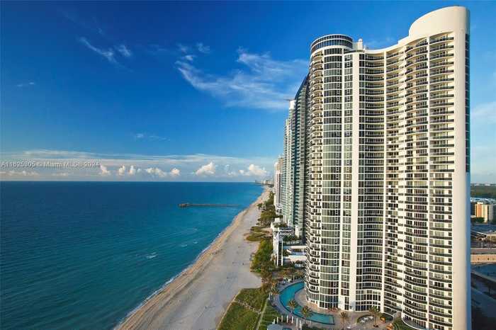 photo 1: 17201 Collins ave Unit 3305, Sunny Isles Beach FL 33160